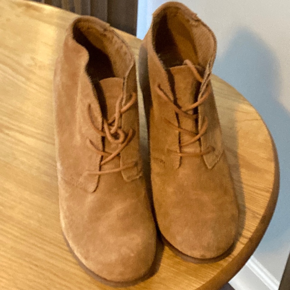 TOM booties size 8 good condition